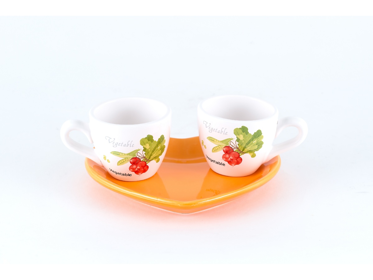 картинка 3849 GIPFEL Набор из двух чашек VEGETAL 100мл и блюдца-подноса в форме сердца. Материал: керамика. Базовые цвета: белый, оранжевый.оранжевый. от магазина Gipfel
